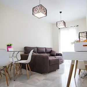 https://holidays2malaga-pasaje-marques-de-villafiel.es-andalucia.com